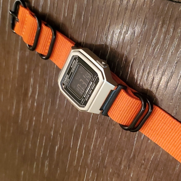 Casio W217H Chronograph Alarm Mens Watch - Picture 8 of 10